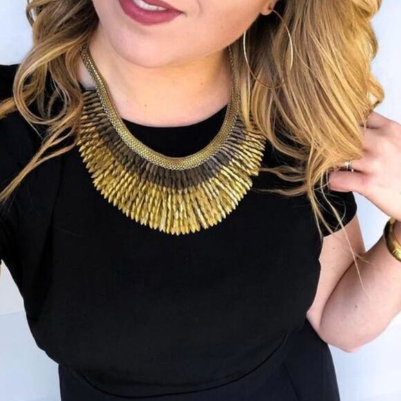 Stella & Dot Gold Hammered Wire Hoop Earrings Large EUC - Picture 6 of 10